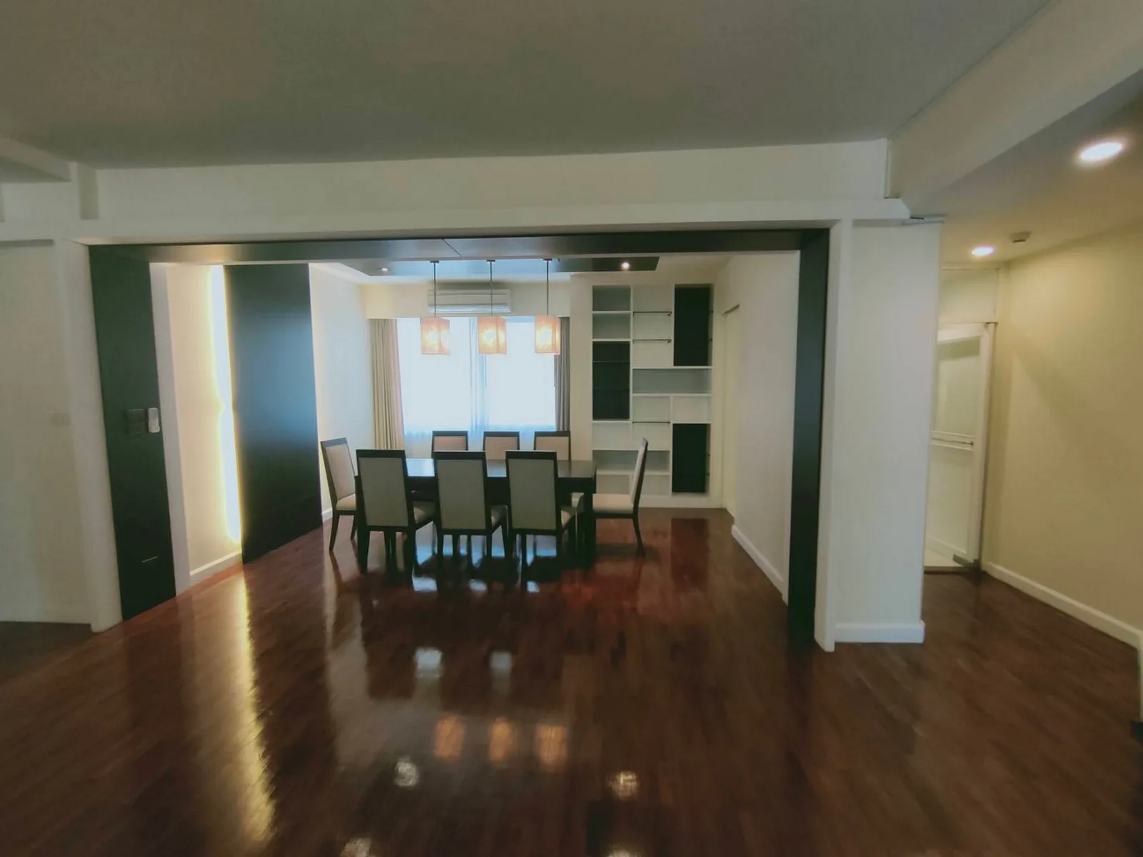 Krystal Court — photo 2