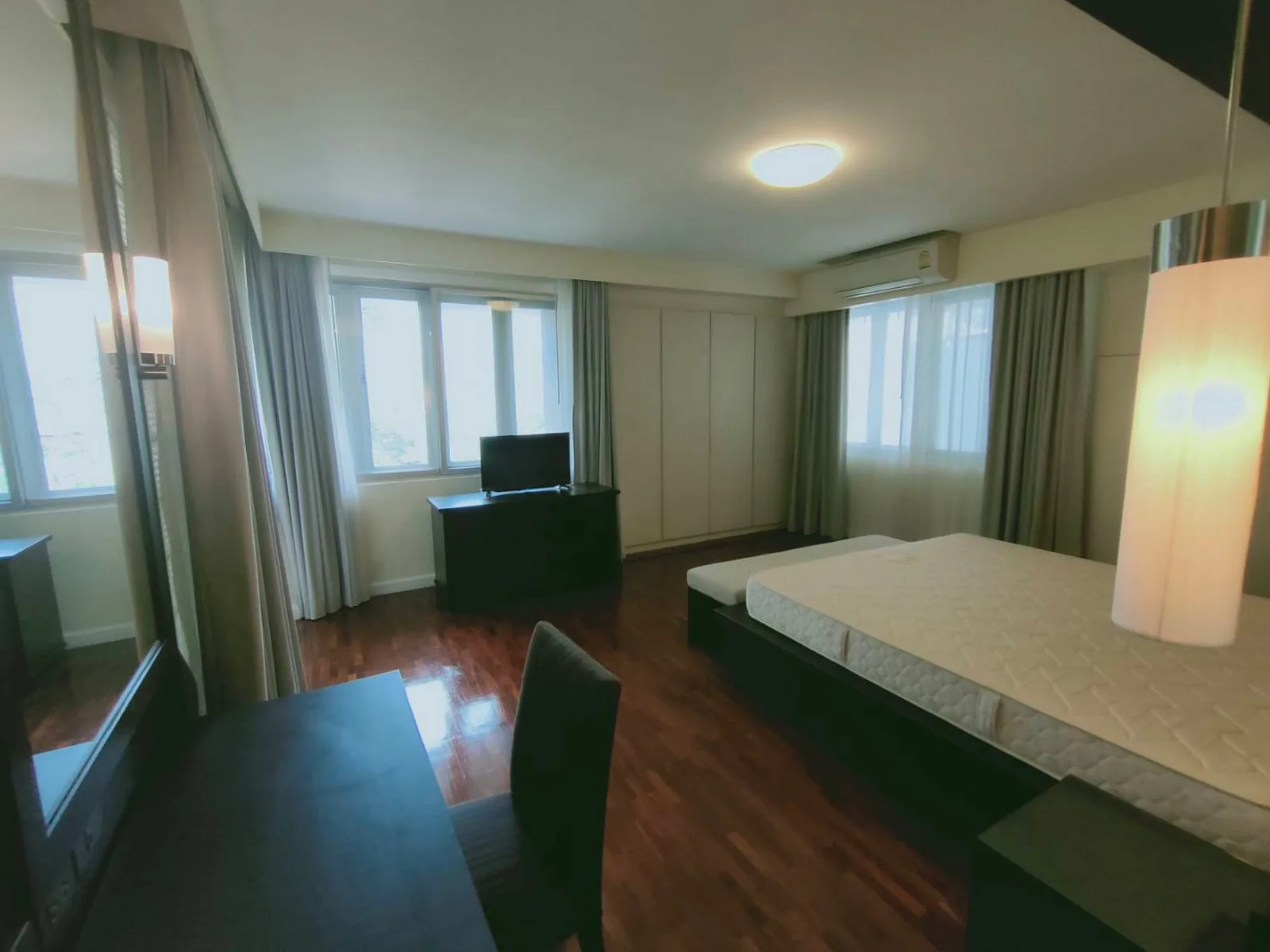 Krystal Court — photo 6