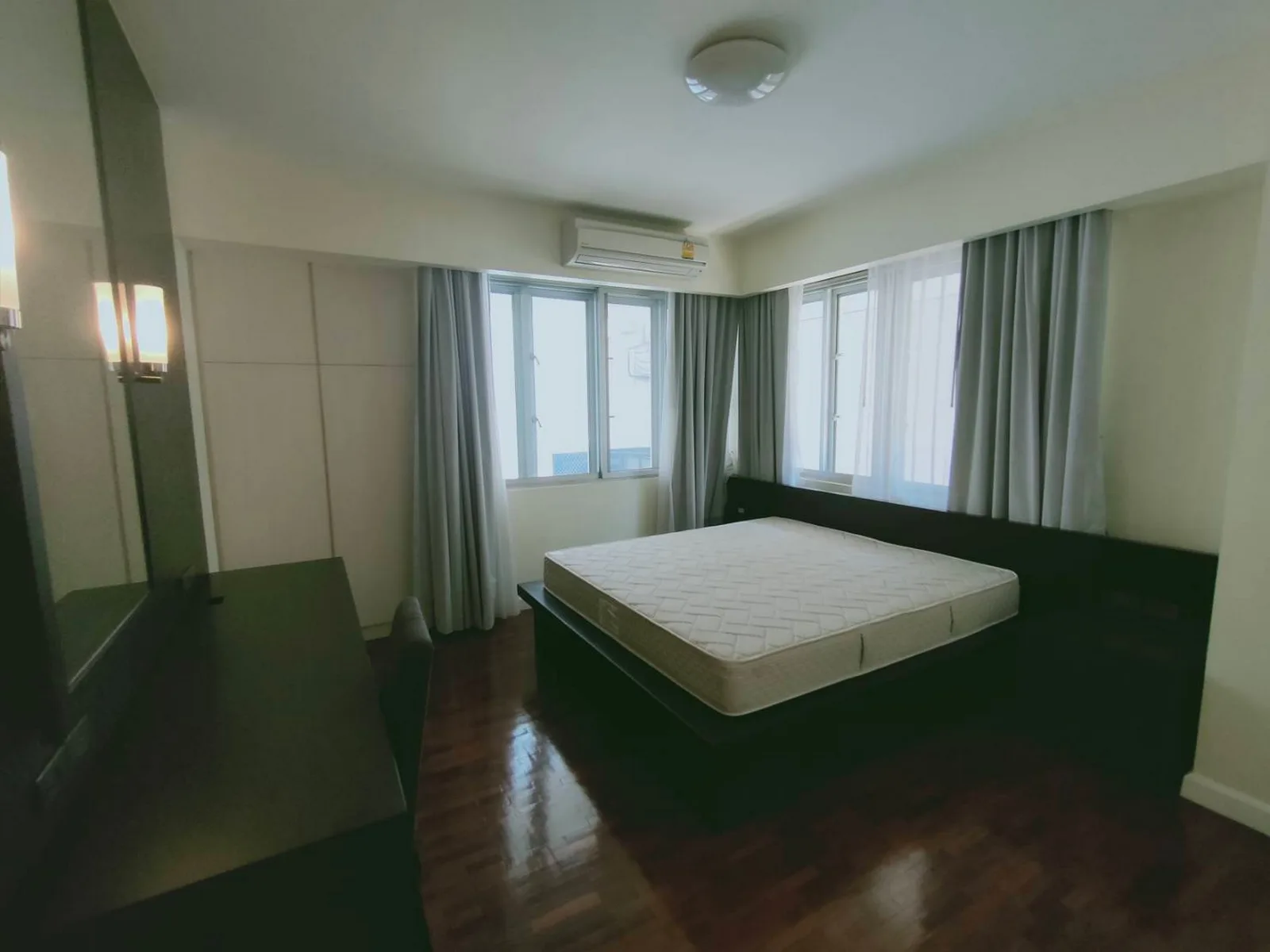 Krystal Court — photo 4
