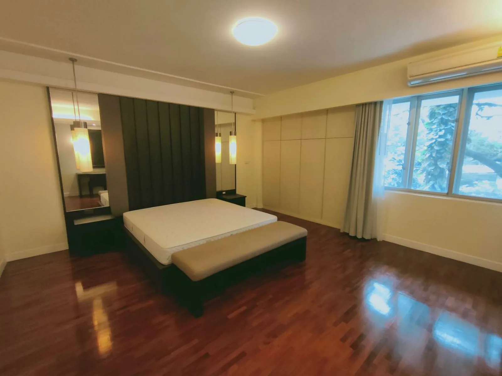 Krystal Court — photo 7