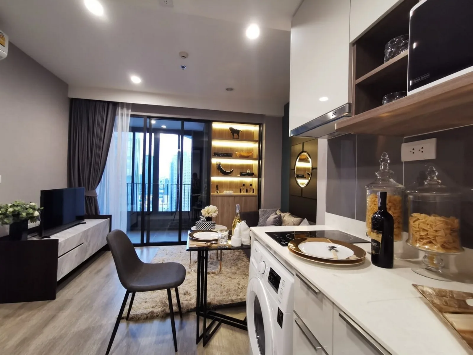 Ideo Mobi Asoke — photo 1