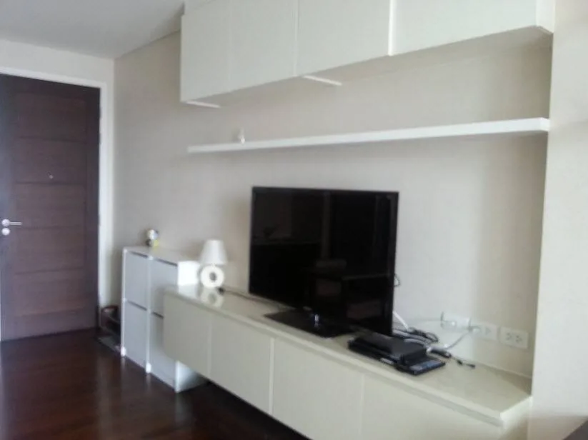 Ivy Thonglor — photo 2