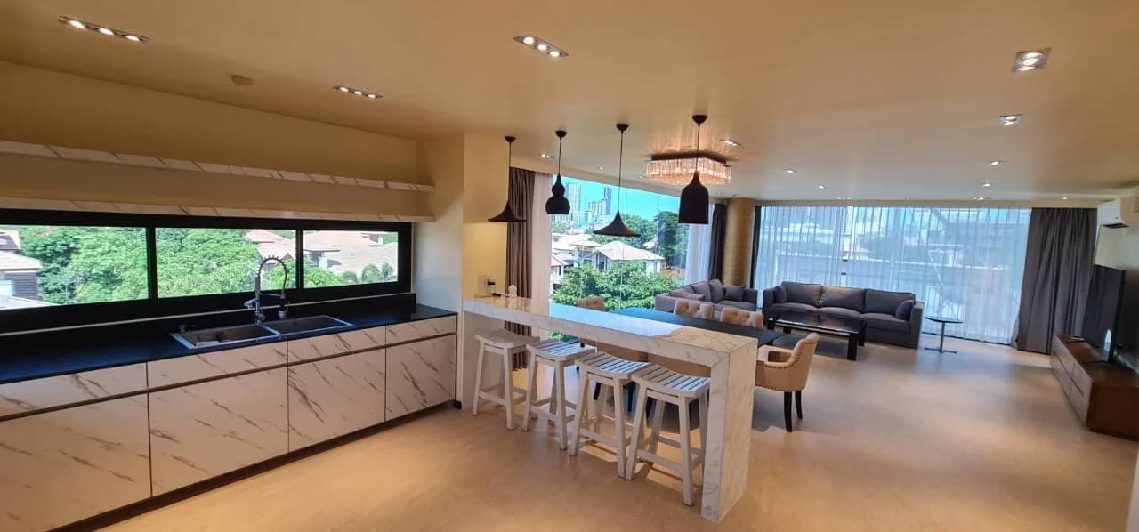 Penthouse Condominium — photo 8