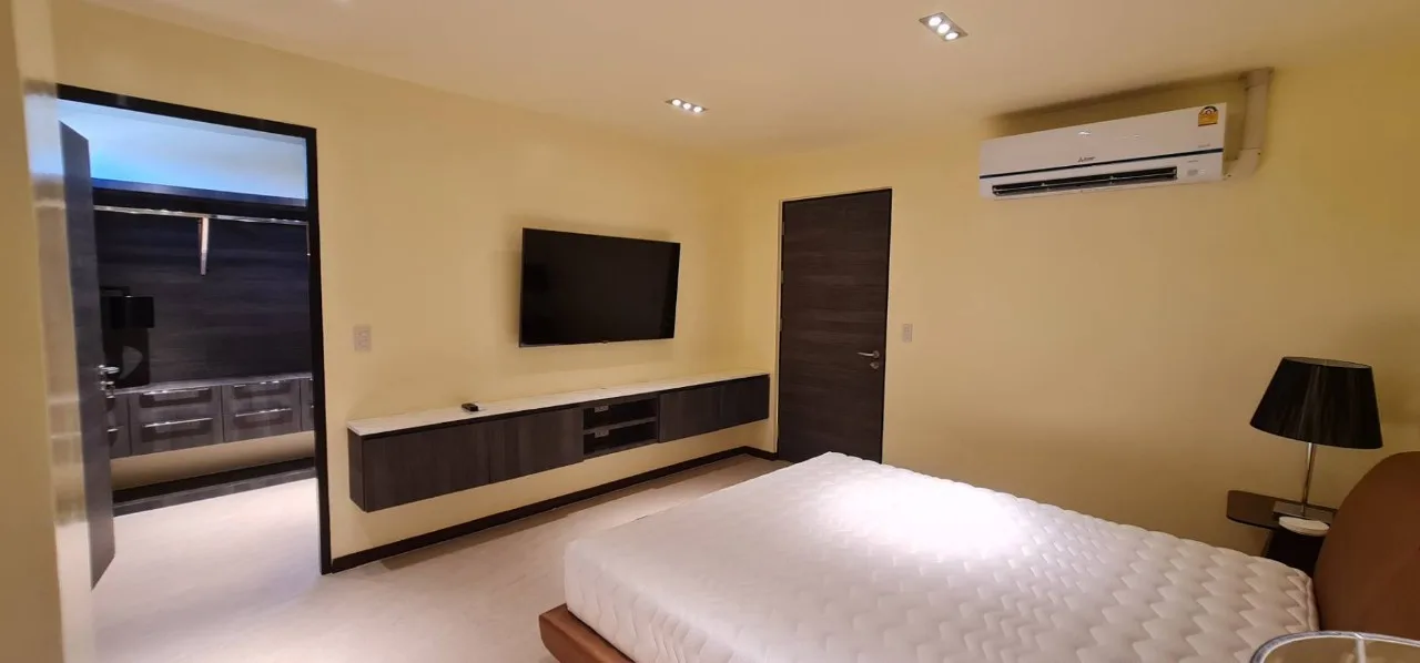 Penthouse Condominium — photo 10
