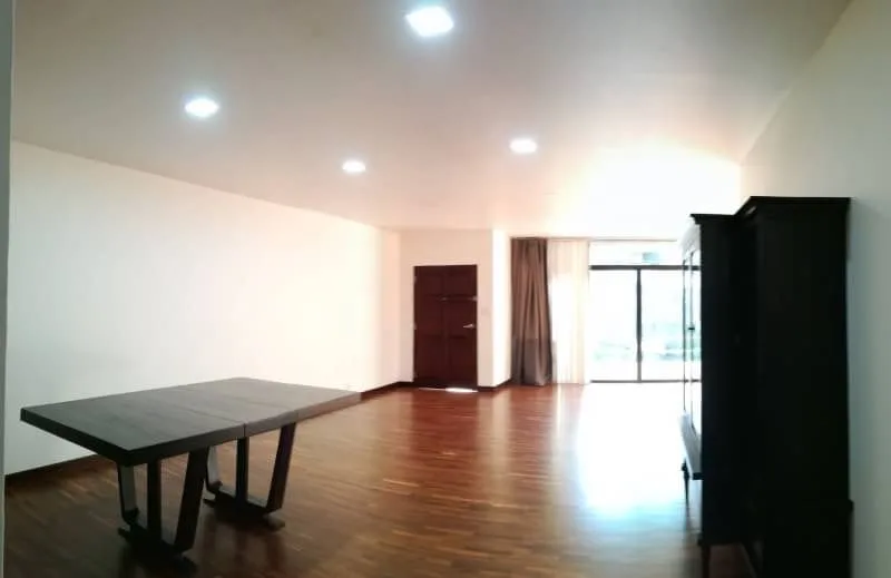 Townhouse 49/11 — photo 1