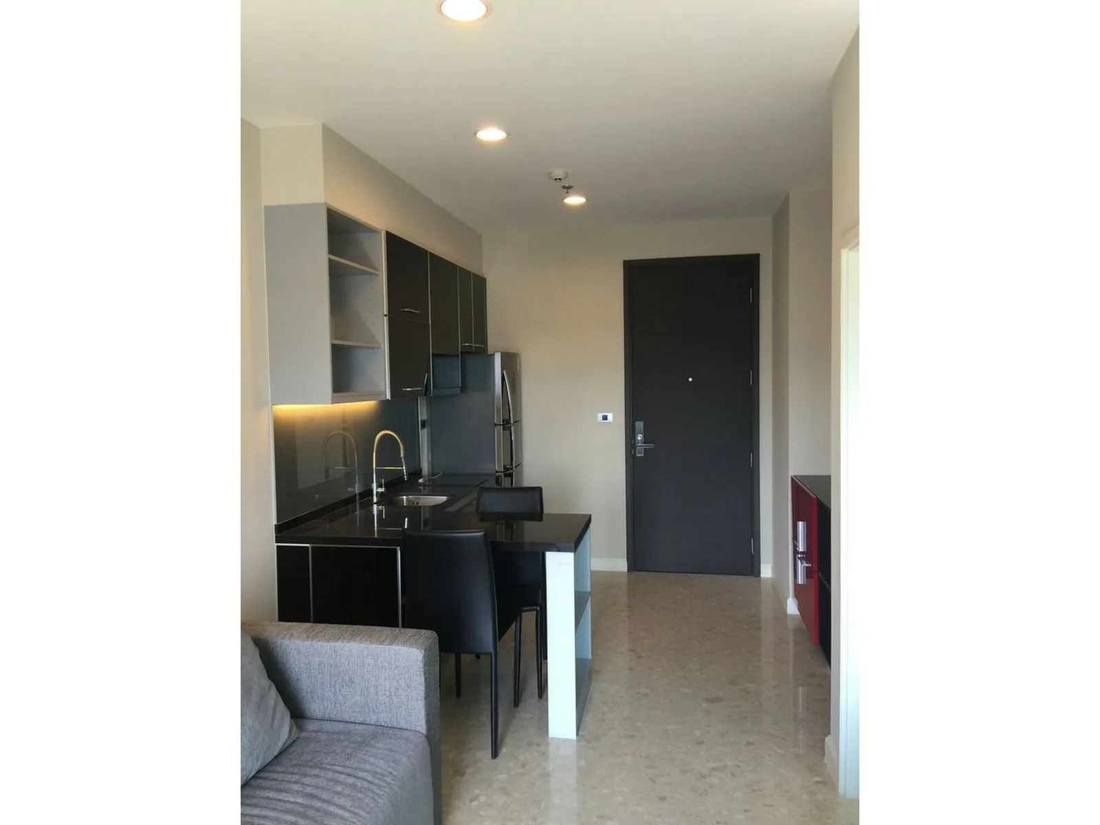 The Crest Sukhumvit 34 — photo 1