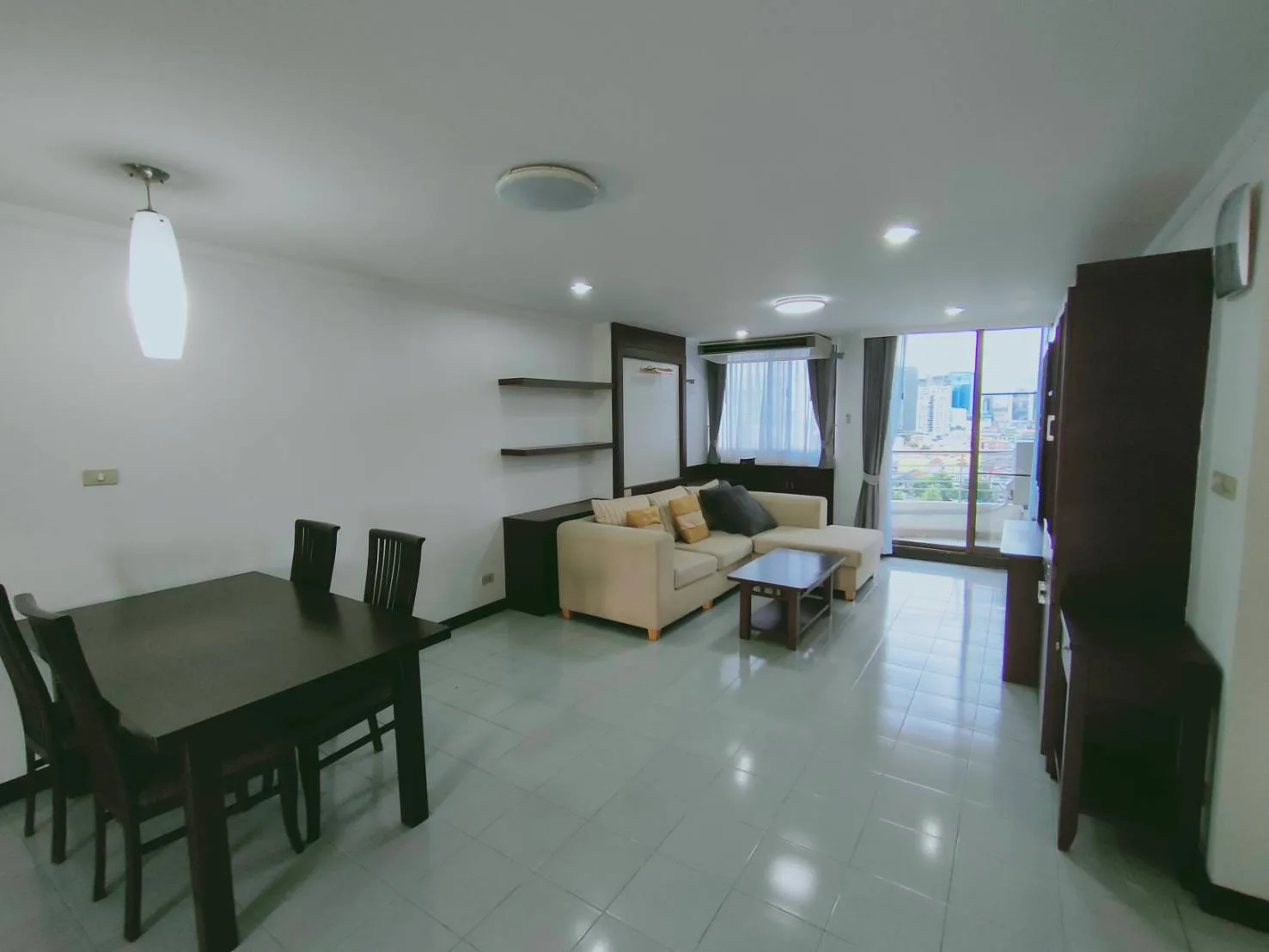 Supalai Place — photo 1