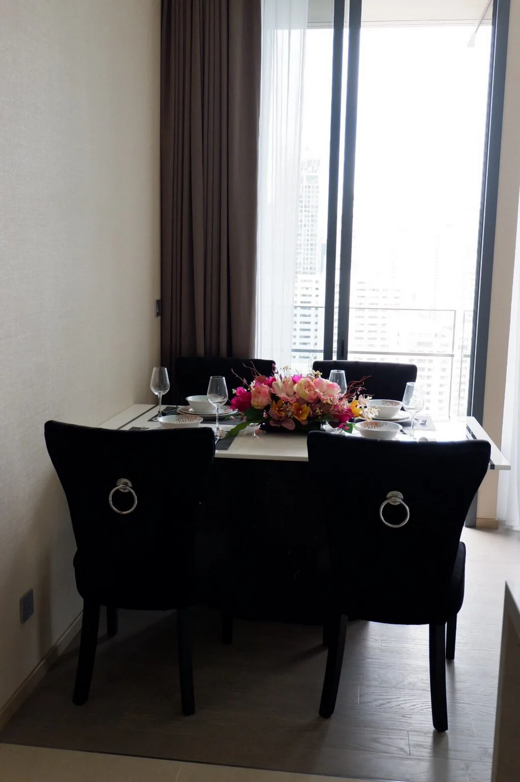 The Esse Asoke — photo 2