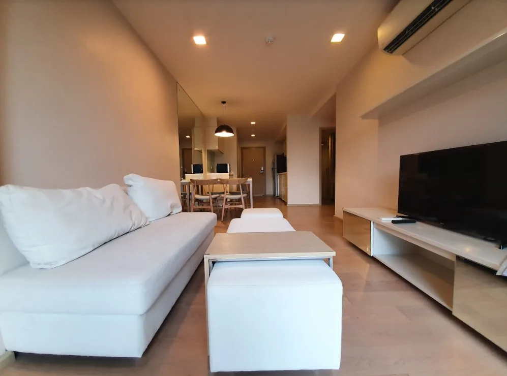 LIV@49 — photo 1