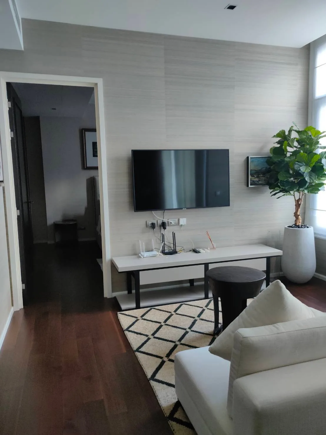 The Diplomat 39 — photo 1