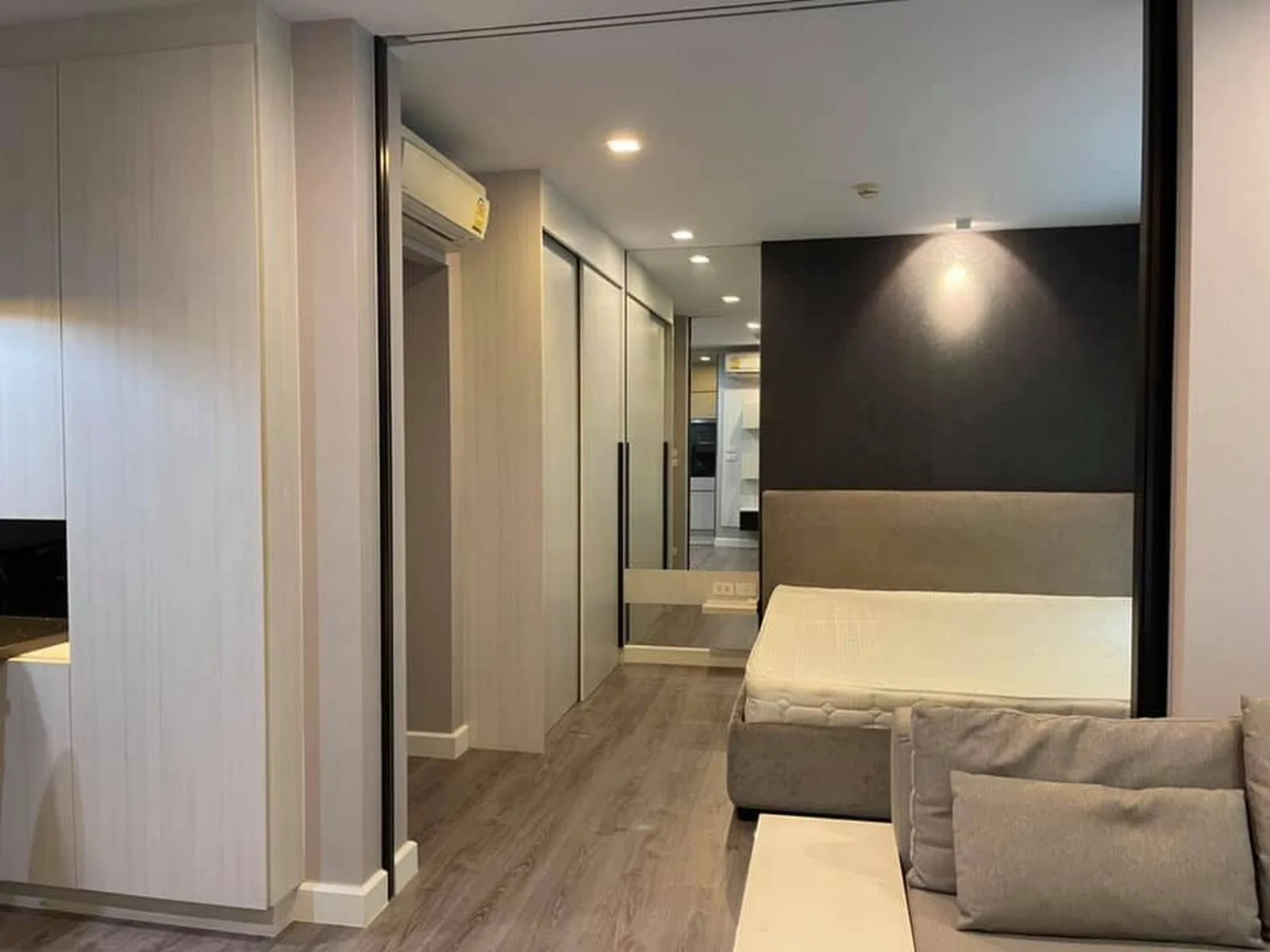 The Room Sukhumvit 40 — photo 1