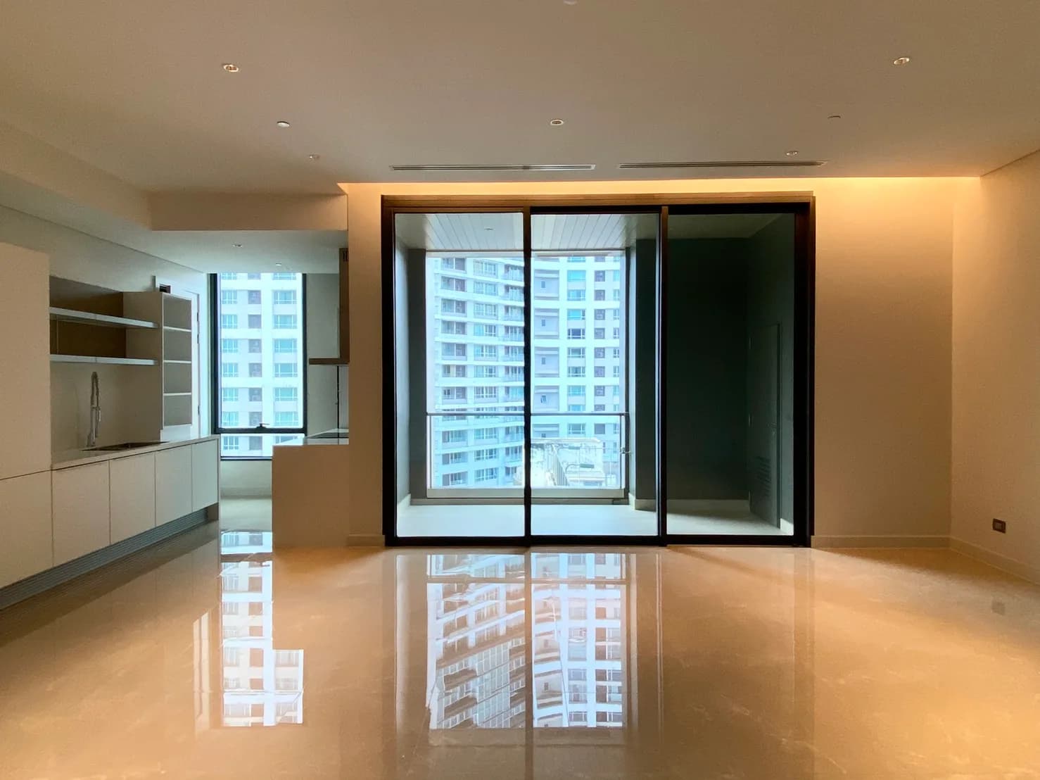 Sindhorn Residence — photo 3