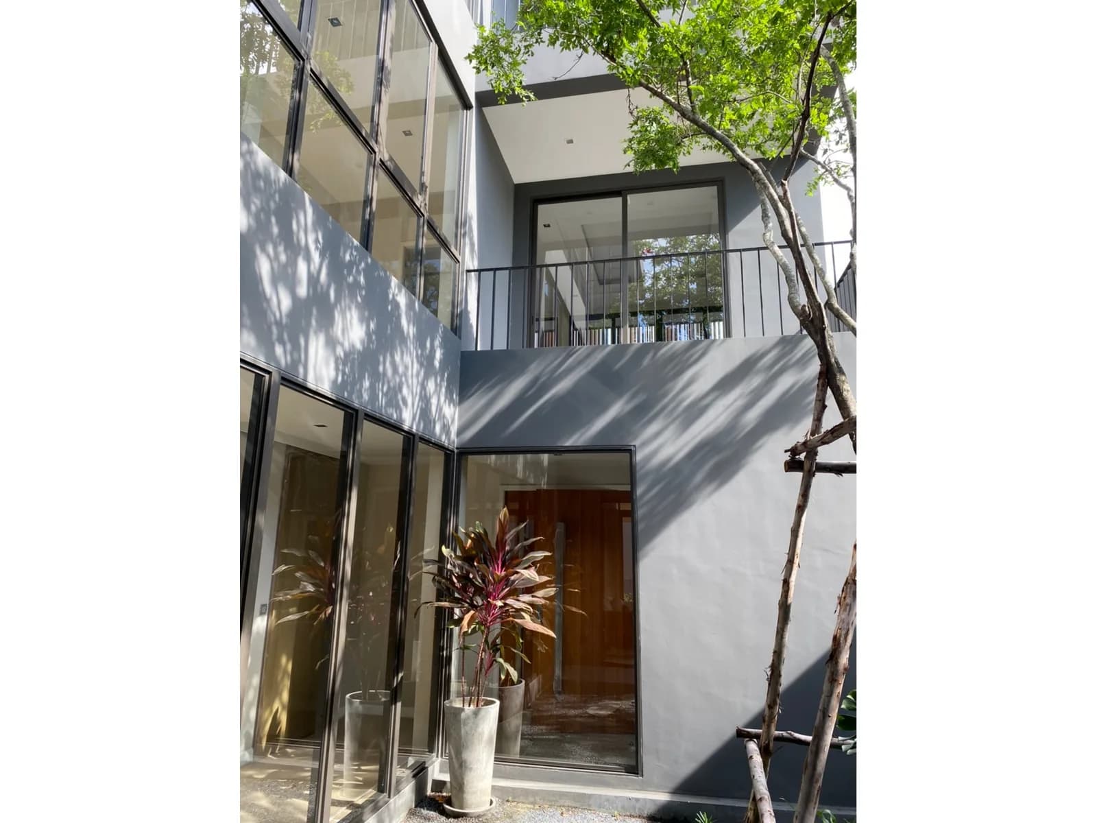 Arna Ekamai — photo 3
