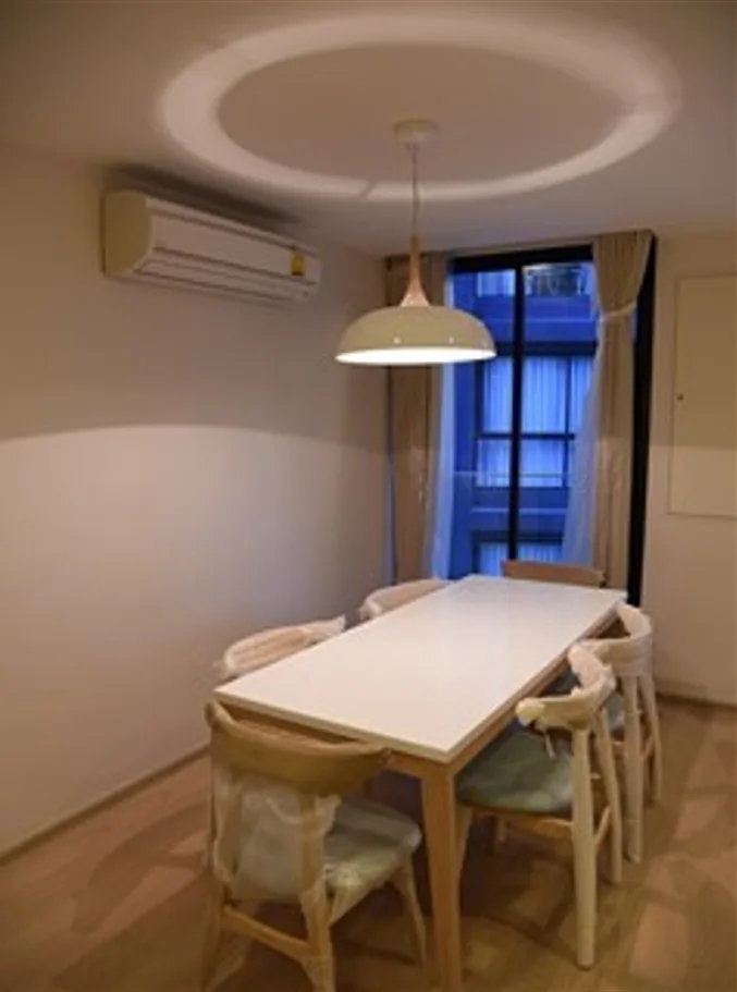 LIV@49 — photo 2