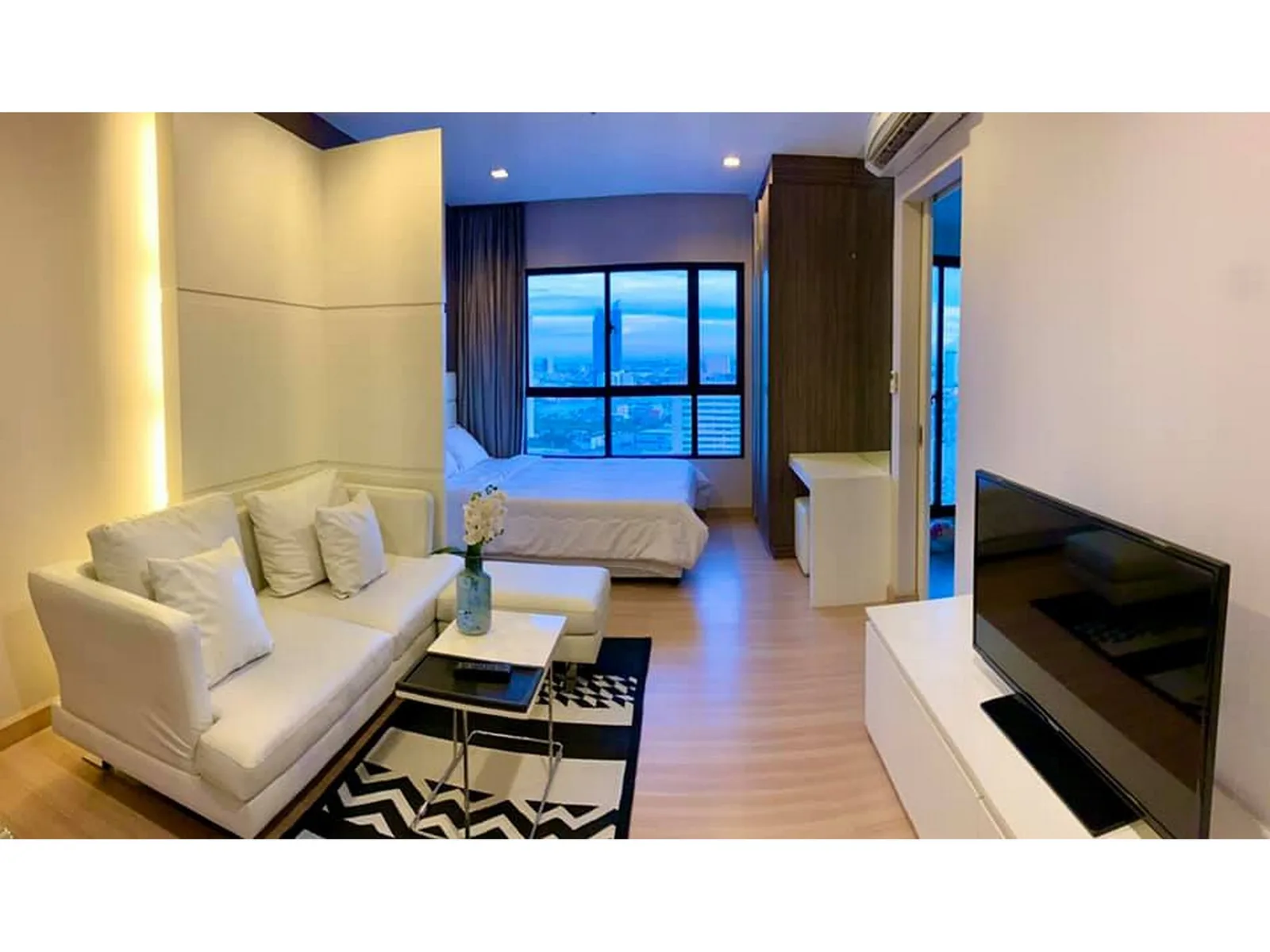 Urbano Absolute Sathon - Taksin — photo 3