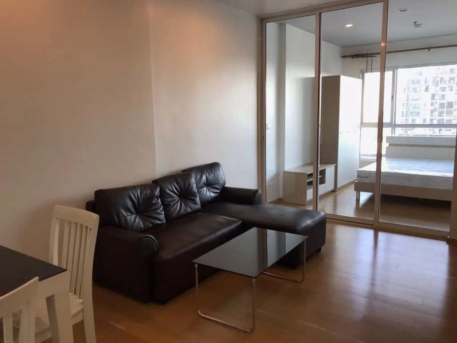 Hive Sathorn — photo 1