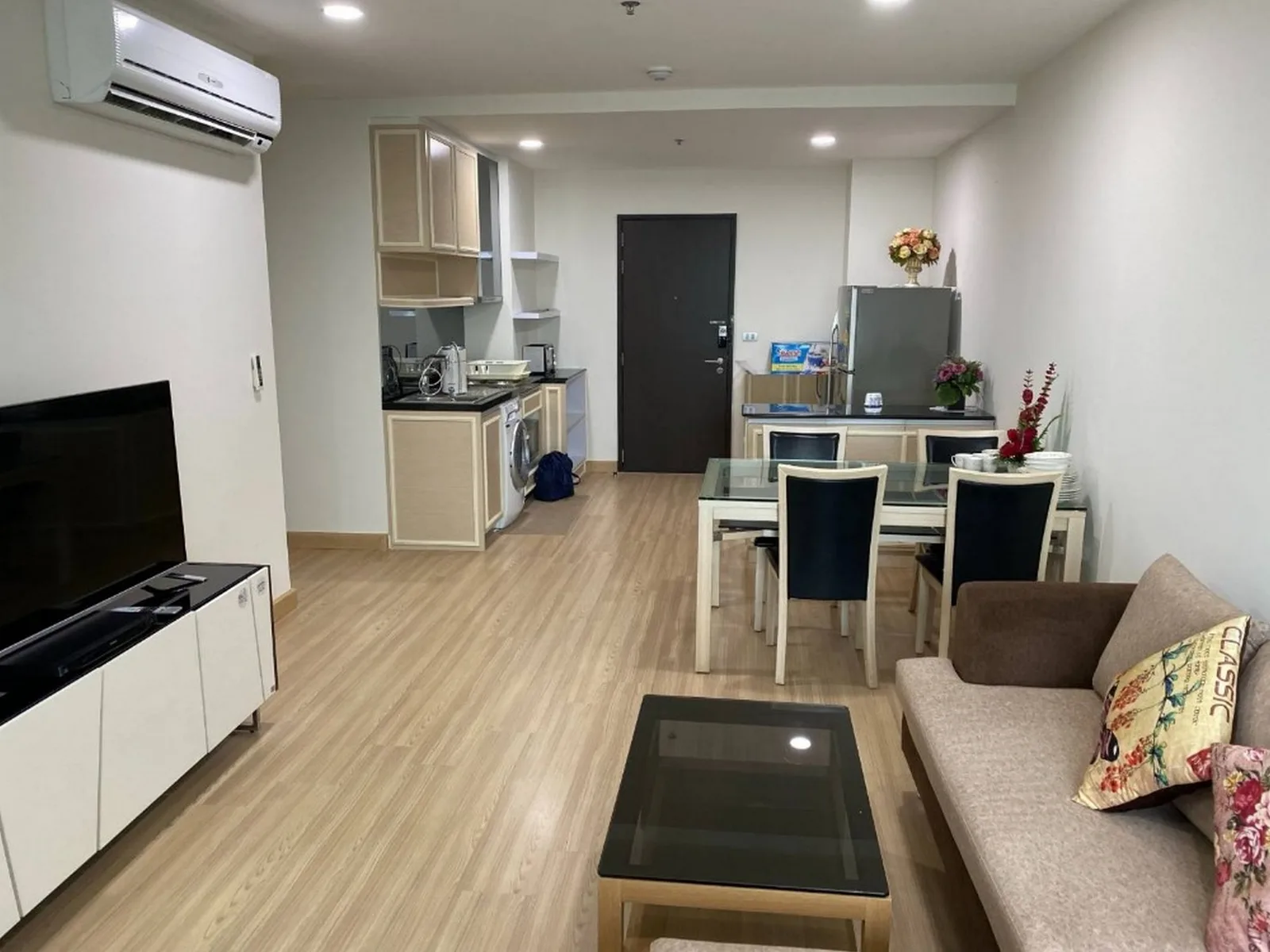 Sky Walk Condominium — photo 1