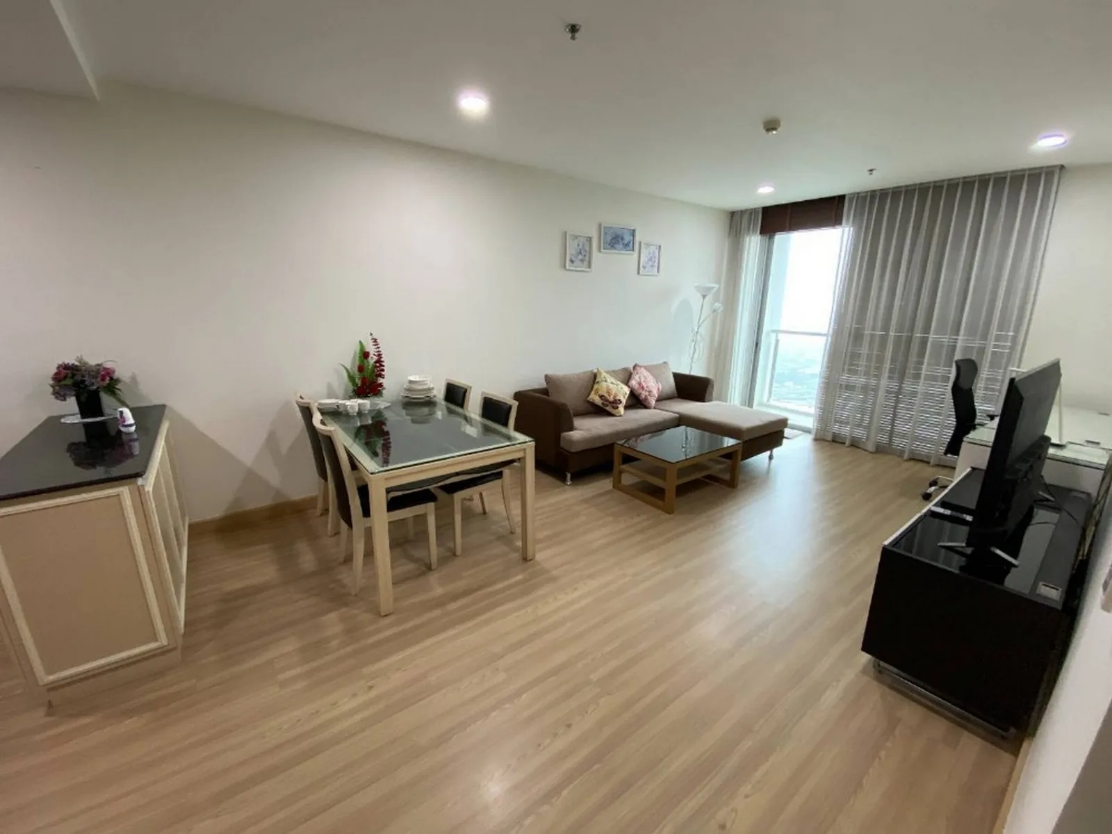 Sky Walk Condominium — photo 2