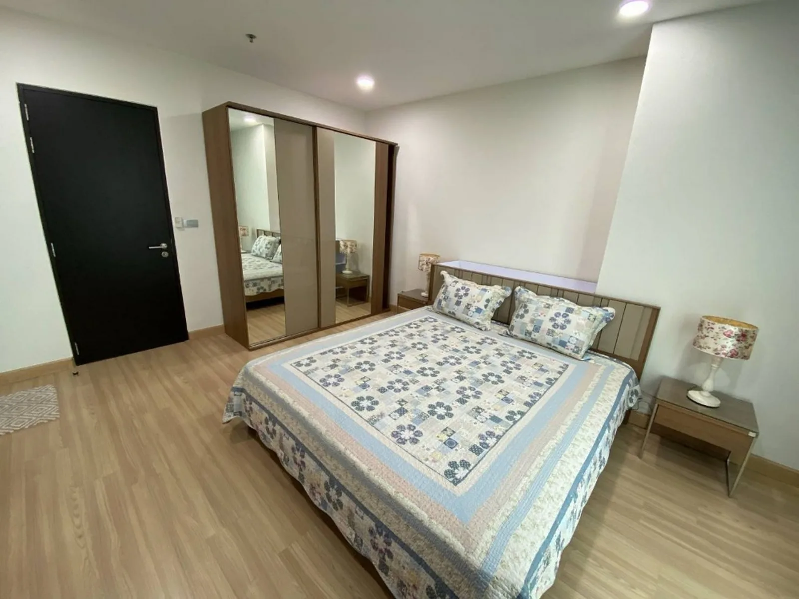 Sky Walk Condominium — photo 7