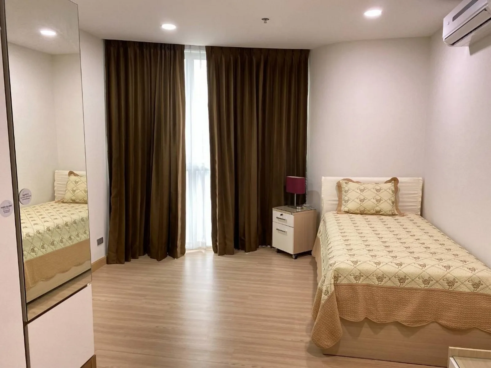 Sky Walk Condominium — photo 9