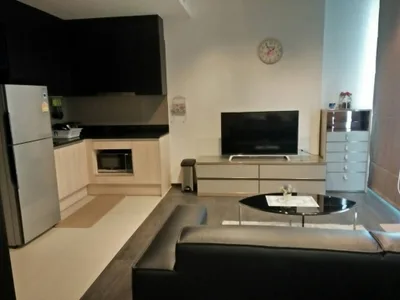 Edge Sukhumvit 23