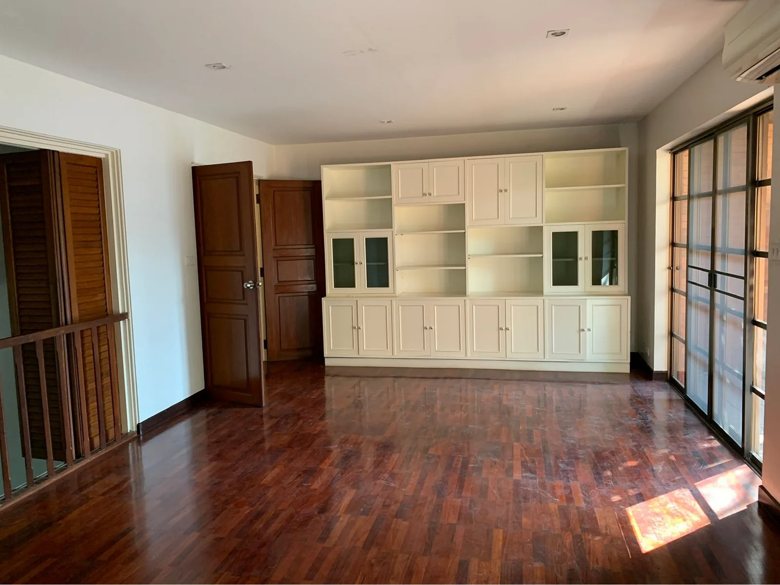 Single House Soi Ruamrudee — photo 2