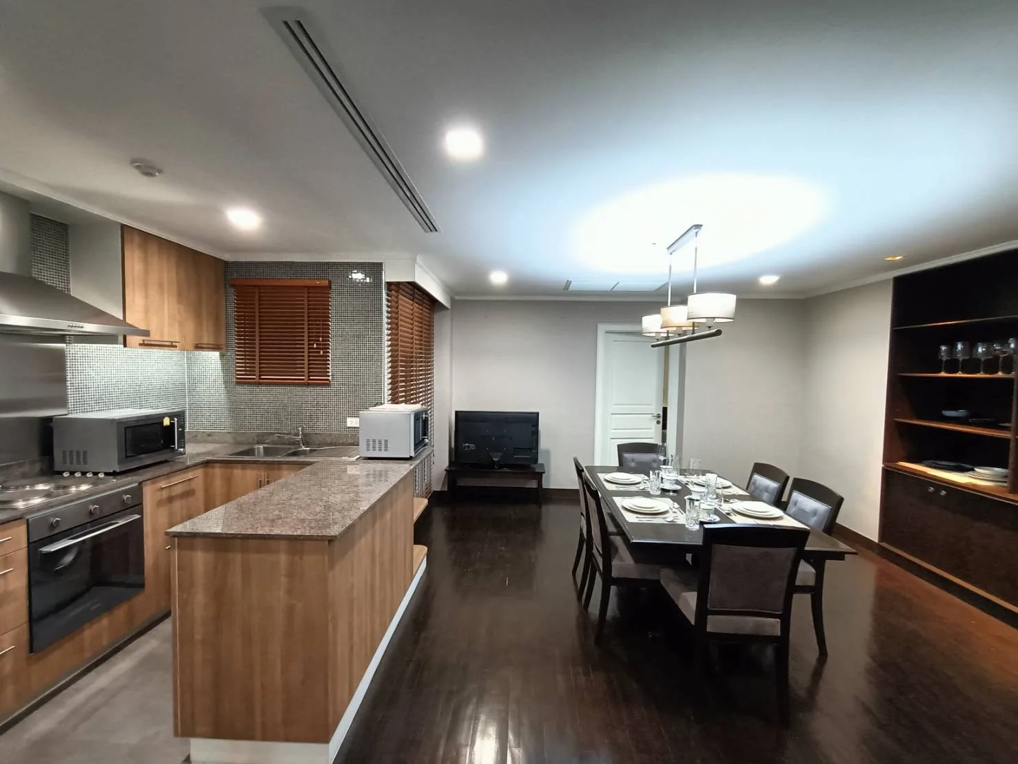 Monet House Apartment — photo 6
