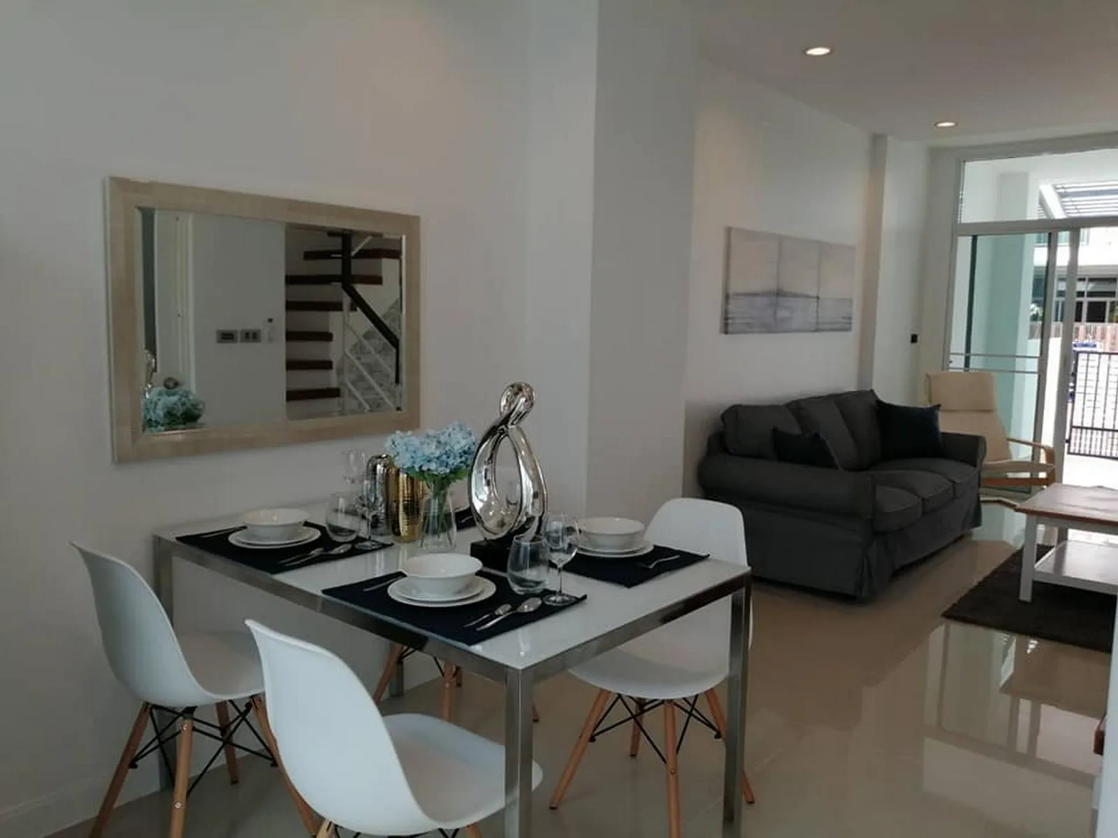 Townhome — photo 3