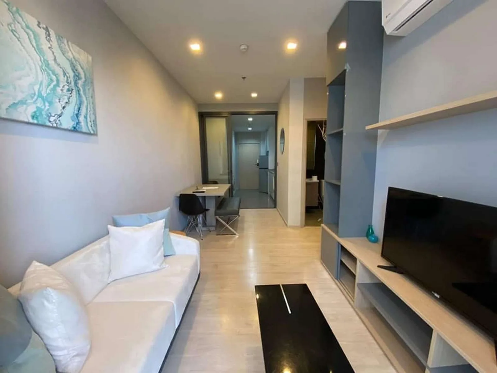 M Thonglor 10 — photo 1