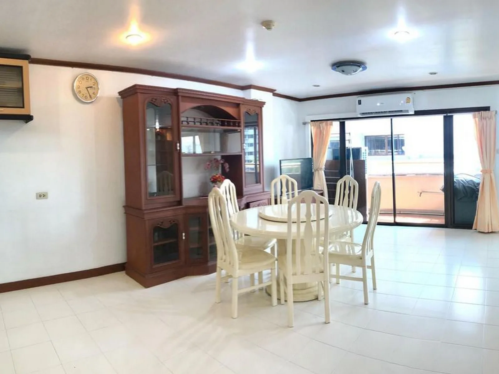 Aree Place Sukhumvit 26 — photo 1