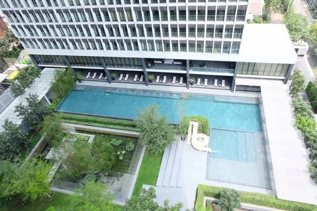 Noble Ploenchit — photo 12