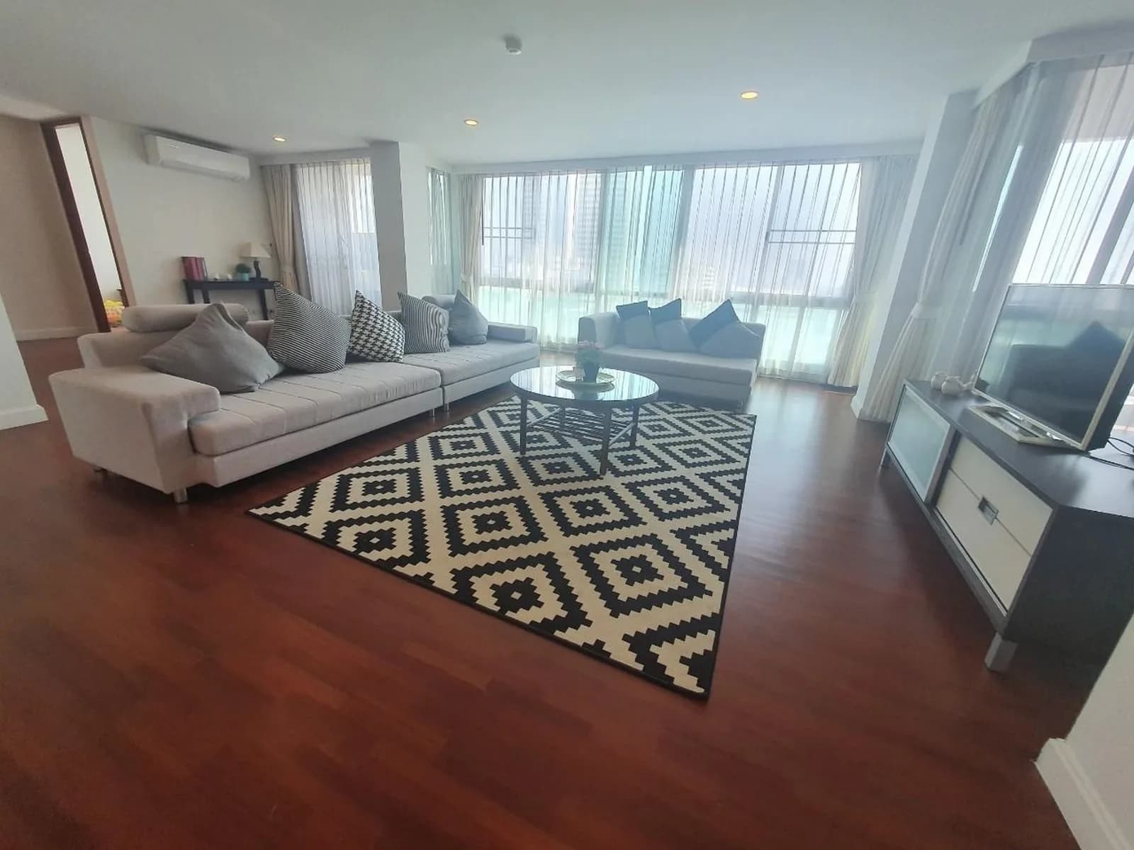 Sathorn Gallery Residences — photo 2