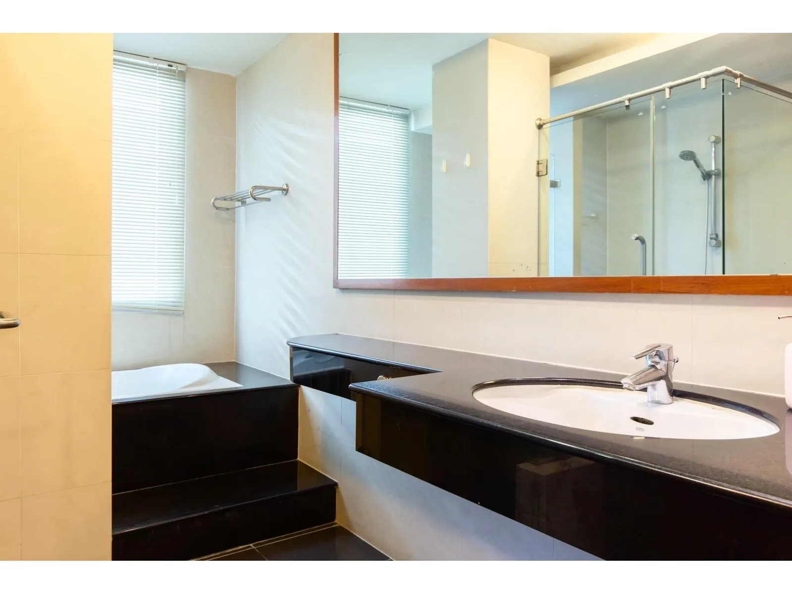 Sathorn Gallery Residences — photo 11