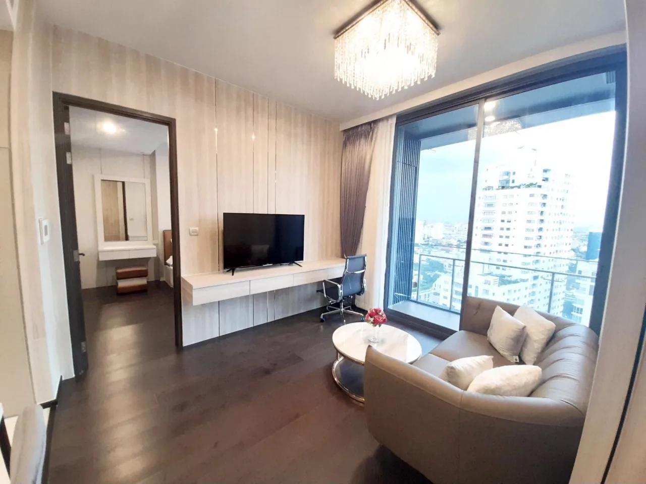 Laviq Sukhumvit 57 — photo 1