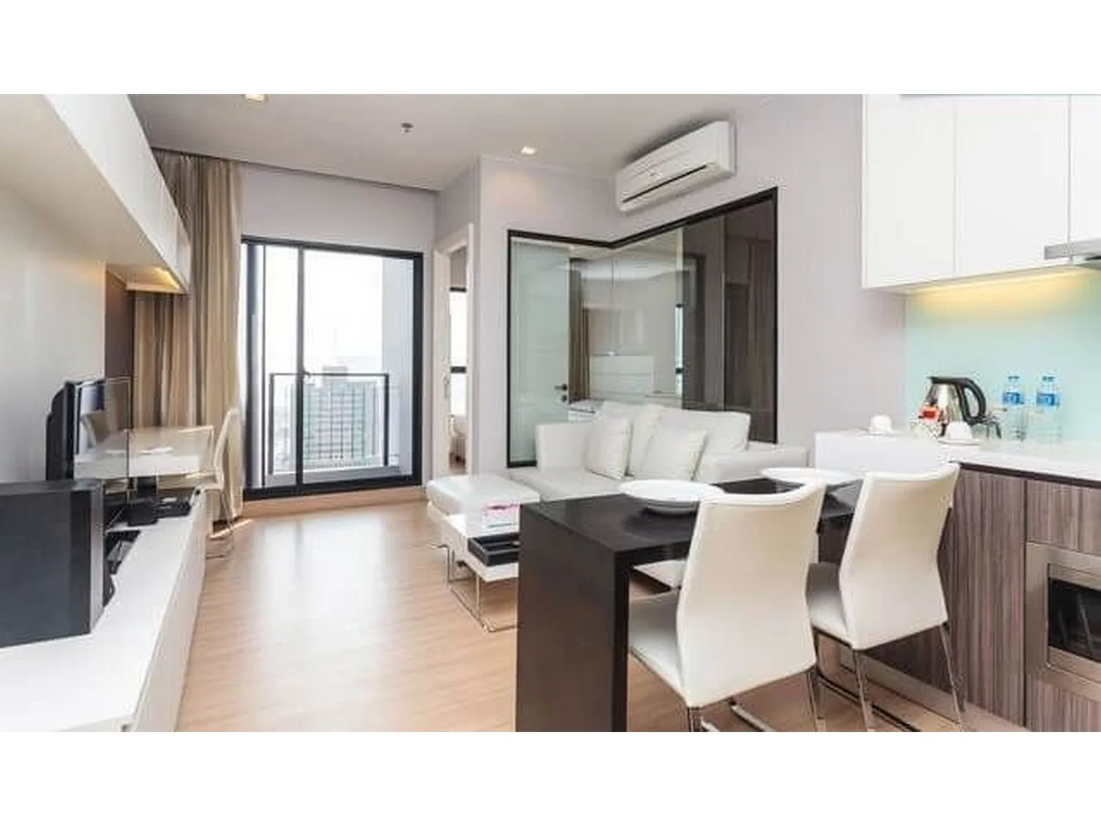 Urbano Absolute Sathon - Taksin — photo 1