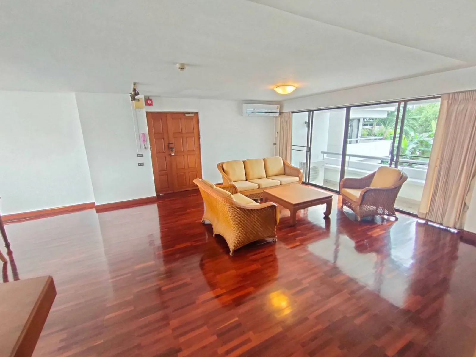 Sripat Court Apartment — photo 2