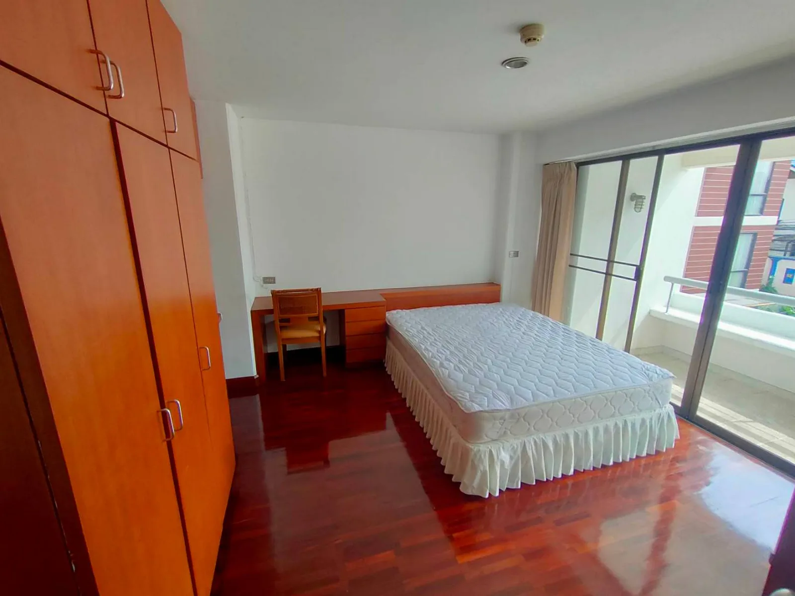 Sripat Court Apartment — photo 8