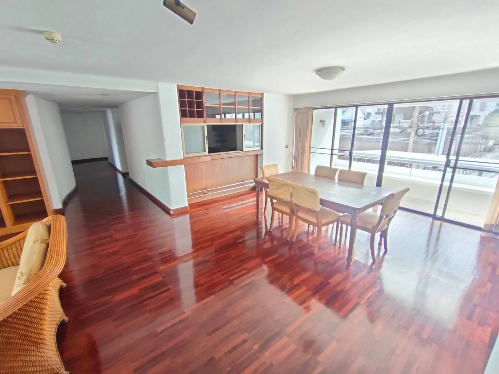 Sripat Court Apartment — photo 3