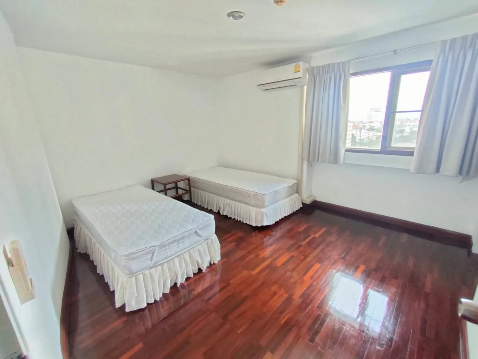Sripat Court Apartment — photo 11