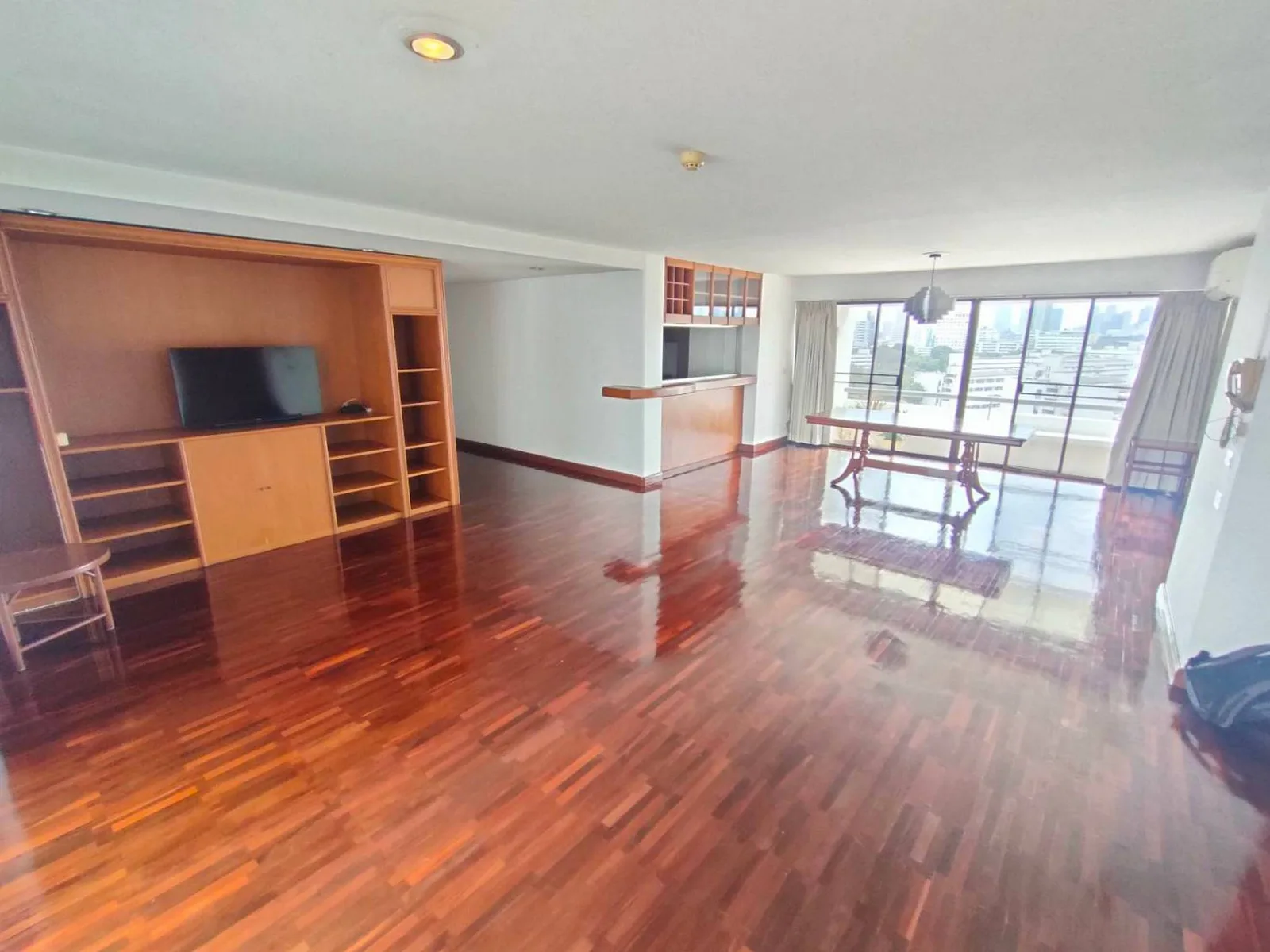 Sripat Court Apartment — photo 4
