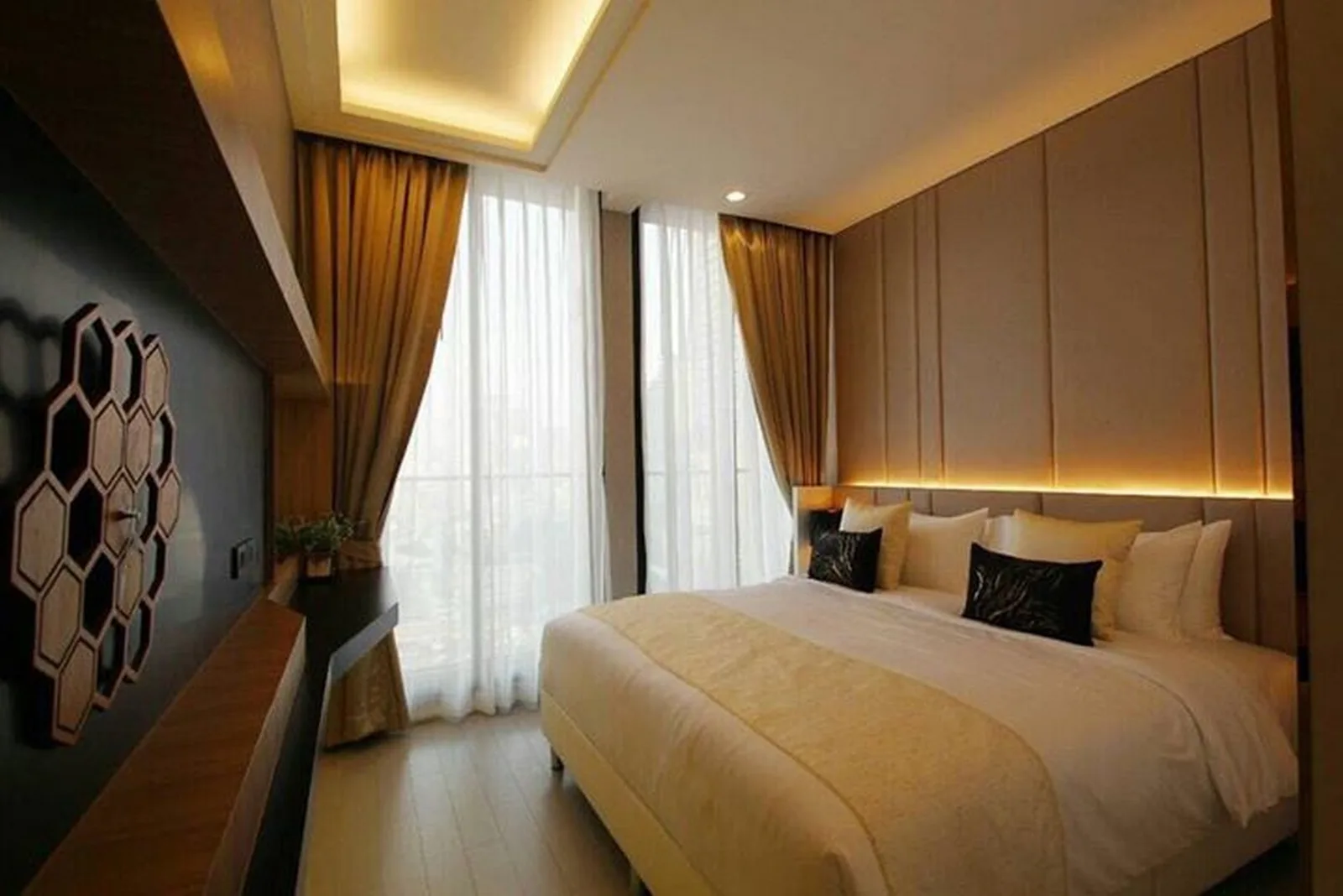 Noble Ploenchit — photo 10