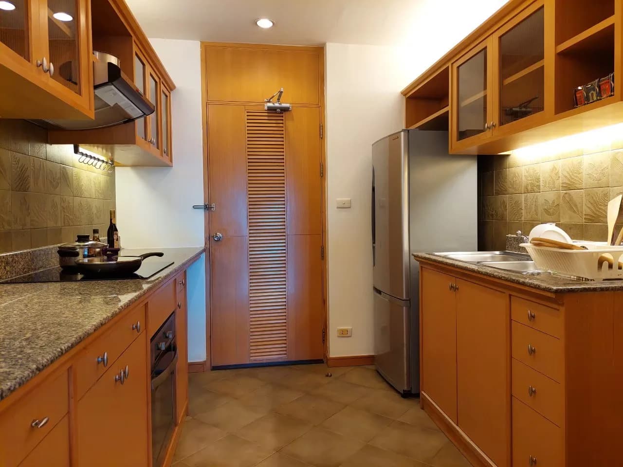 Esmeralda Apartments — photo 5