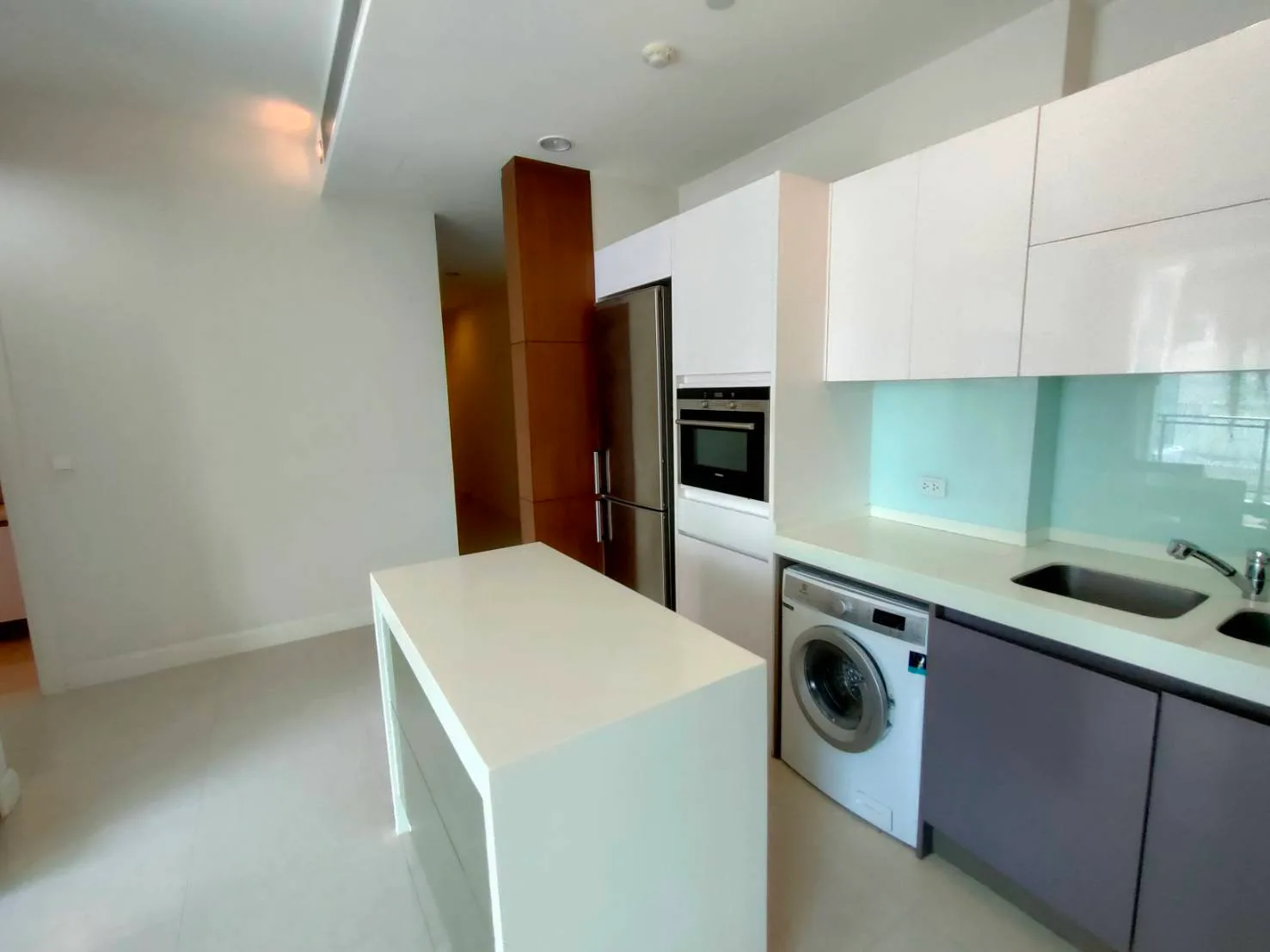 Q Langsuan — photo 10
