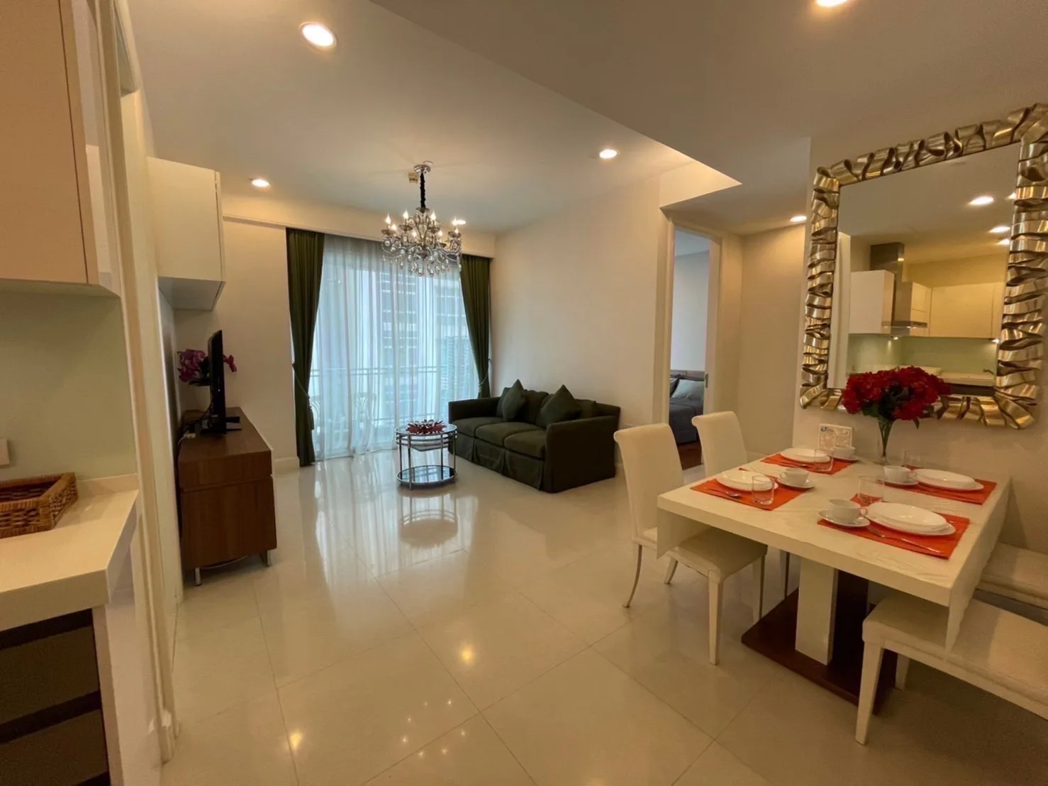 Q Langsuan — photo 1