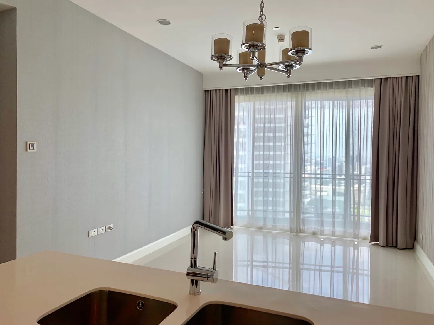 Q Langsuan — photo 17