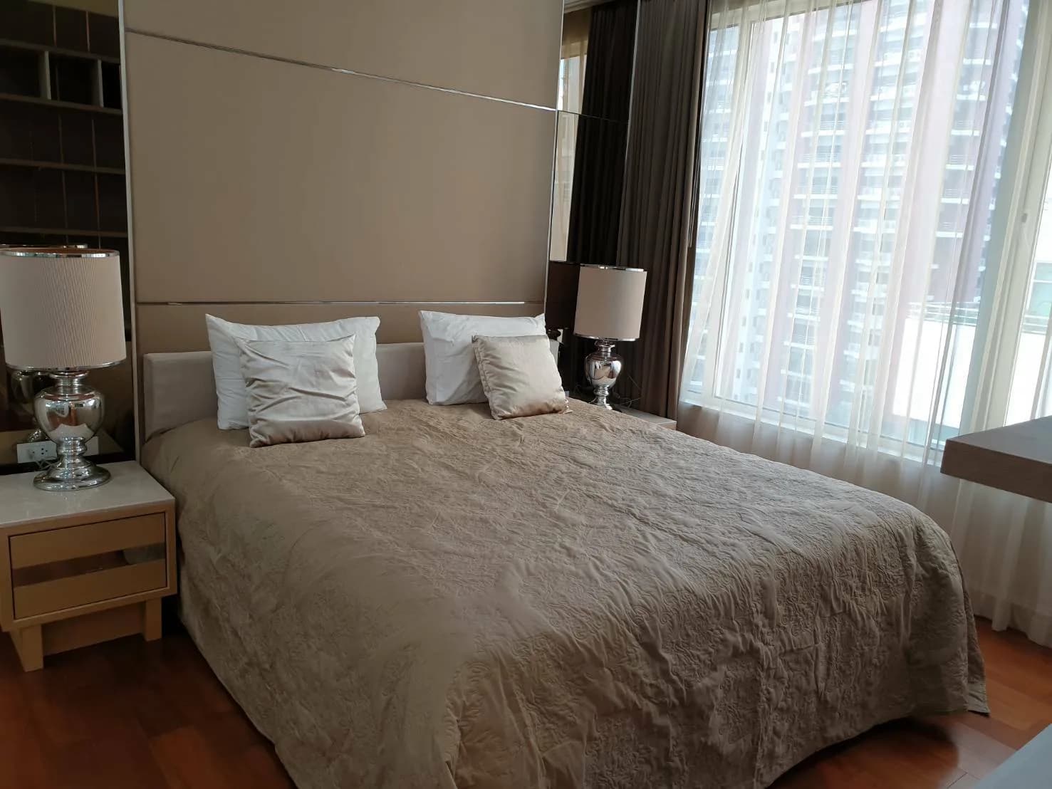Q Langsuan — photo 14