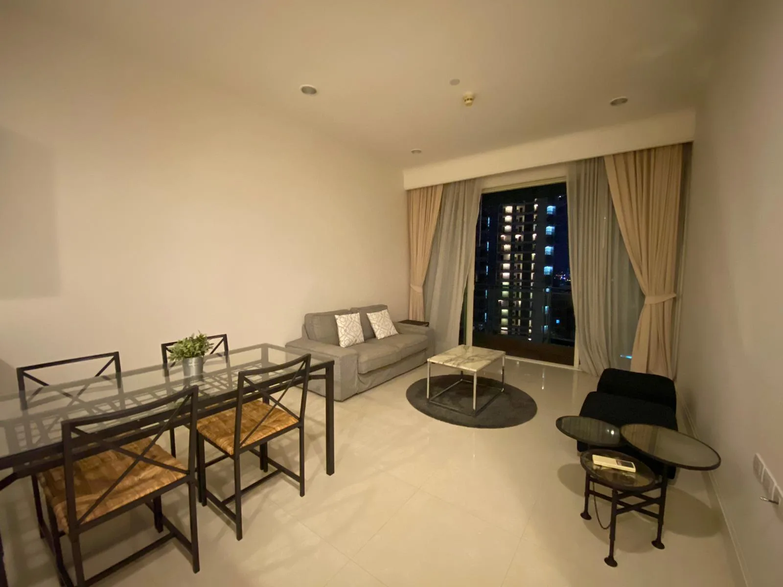 Q Langsuan — photo 2