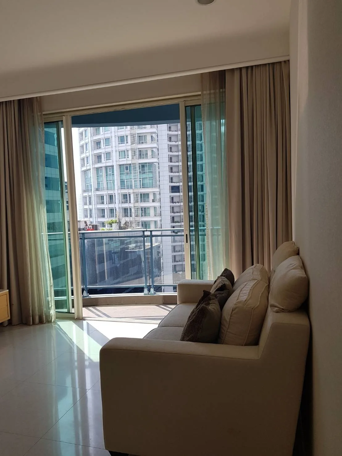 Q Langsuan — photo 1