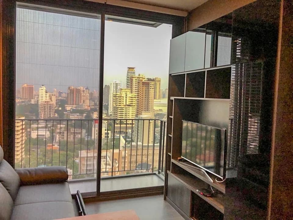 Edge Sukhumvit 23 — photo 1