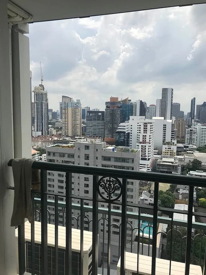 Ivy Thonglor — photo 11